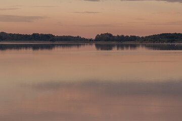 Sonnenaufgang über eienm See