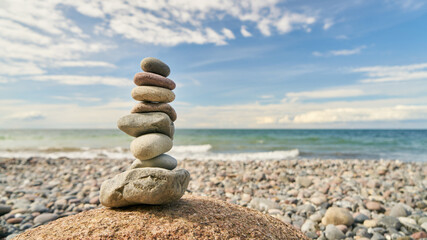 Buddhismus und Zen Meditation Konzept mit Steinstapel