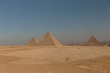Fototapeta na wymiar Panoramic view of the Giza plateau.