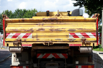 Orange LKW-Pritsche, Deutschland, Europa