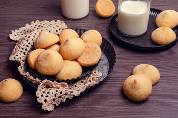 Sponge cookies with filling