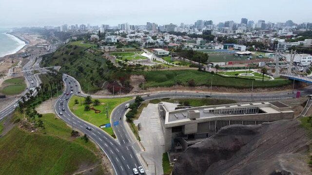 Highway of the Costa Verde, at the height of the district of San Isidro in the city of Lima