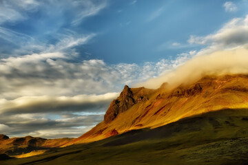 Obraz premium Beautiful majestic landscape with green mountains and valleys. Iceland.