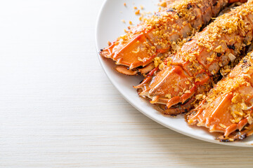 Fried Mantis Shrimp with Garlic