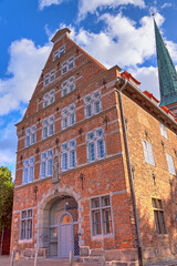 Fototapeta premium Das Zeughaus in der Hansestadt Lübeck, Schleswig-Holstein