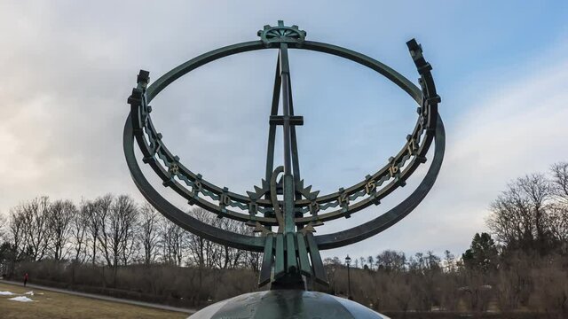 Vigeland Park Sundial With People Walking Around - Sculpture At Frogner Park In Oslo, Norway. - hyperlapse