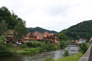 Fototapeta na wymiar Wolfach, Alemania. Una ciudad en el valle del Kinzig.
