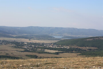 Naklejka premium city in the valley