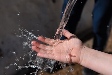 acqua mani schizzo gocce acqua è vita 