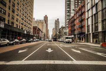 A New York City avenue on the Upper East Side, Manhattan. - obrazy, fototapety, plakaty