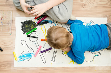 Shadow game. Sorter toy linear icon. Thin line illustration. Contour symbol. Educational game. 5...