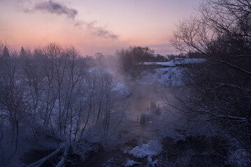 Obraz na płótnie Canvas misty morning on the river