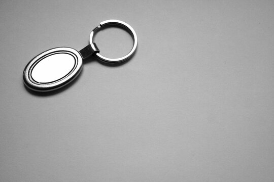 key chain metal mockup, oval