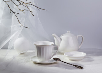 Picture with a porcelain cup.