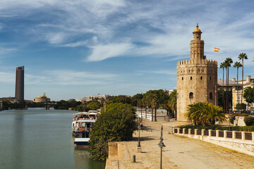 Naklejka premium Golden tower (Torre del Oro) in the Guadalquivir river, Seville, Spain.