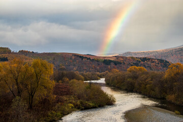 秋の名寄市 天塩川にかかる虹
