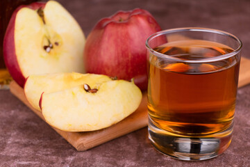 A glass of fresh apple juice.
Close-up.