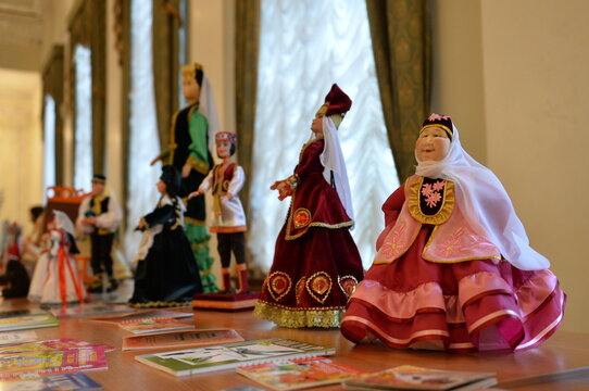 dolls with national clothes
