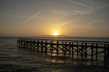 Fototapeta na wymiar Sunrise on the bay