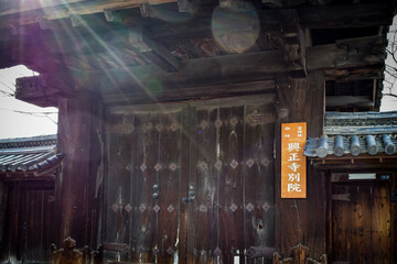 Fototapeta na wymiar 富田林の歴史地区の日本家屋