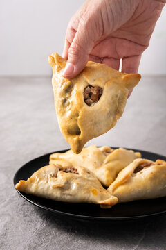 Taking traditional middle eastern fatayer