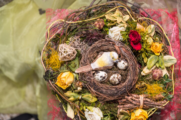 Osterkranz mit Vogelnest - Osterdekoration