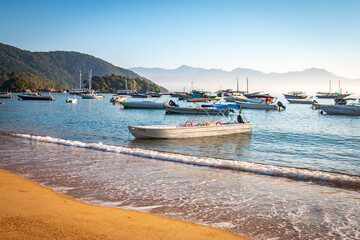 Fototapeta premium early morning at island of ilha grande, brazil, Abraão