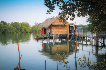 Fototapeta premium fisherman house in the river 