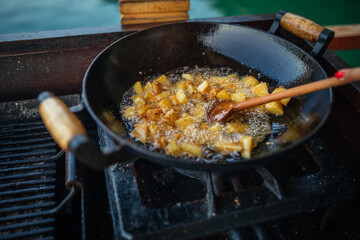 Food preparation in the pan