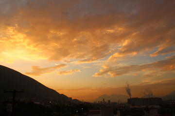 cielo naranja