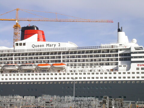 Construction of an ocean liner. Queen Mary 2. Cunard, Carnival. Chantiers de l'Atlantique. Saint-Nazaire, France. Mars 2003
