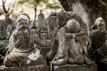泣く