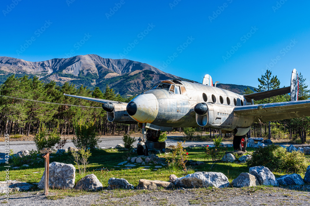 Wall mural gliding center ubaye near barcelonnette in the alpes-de-haute-provence in france