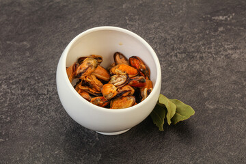 Pickled mussels in the bowl