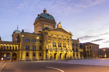 Fototapeta na wymiar The Swiss parliament building Bundeshaus in twilight, Bern, Switzerland