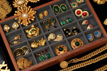 Fashionable retro ladies accessories in the box