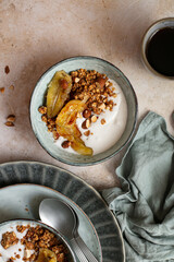 Petit déjeuner granola amande et bananes 