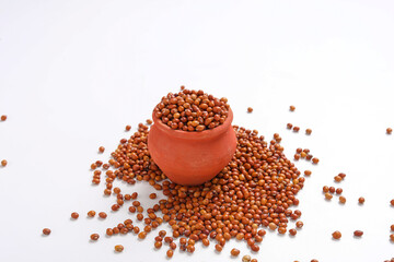 Pigeon pea in bowl on white background