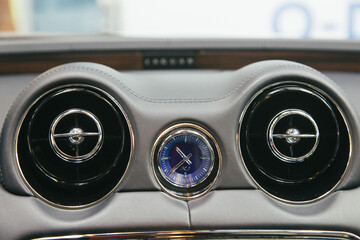 watch car lux clock