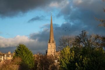 Obraz premium Cotswold village view of old Church