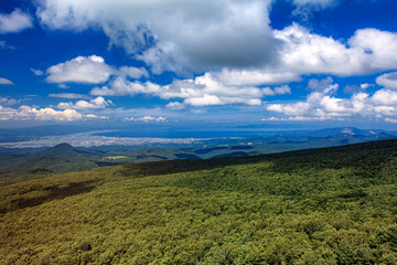 青森県・八甲田山から望む青森市の風景