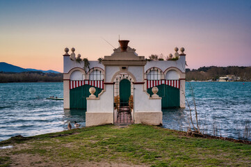 Marimon's fishing house in the Banyoles pond