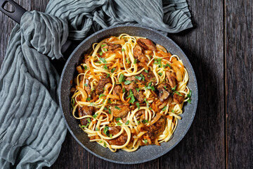 pasta linguine with fried chicken liver, top view - obrazy, fototapety, plakaty