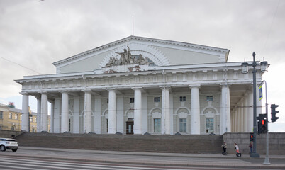 Fototapeta na wymiar View of the Stock Exchange building on July 5; 2015 in St. Petersbur