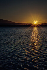 Atardecer en una laguna