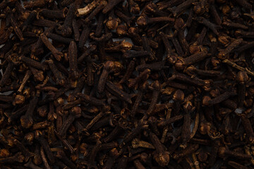 Uma porção de cravos da índia.