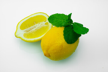 Whole and a half Lemon with Mint