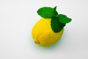 Whole Lemon with mint