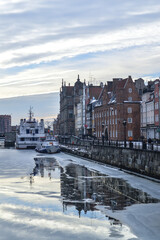 Gdańsk kamienice i statki nad Motławą © Dominika