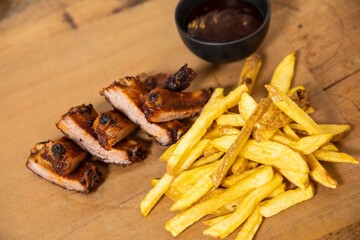 Fries and ribs 